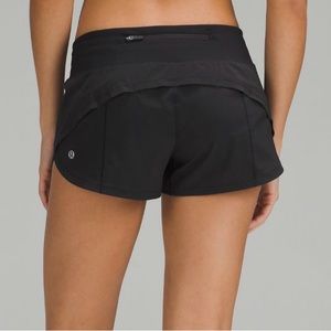 Lululemon speed up low rise lined 2.5” shorts size 4 black